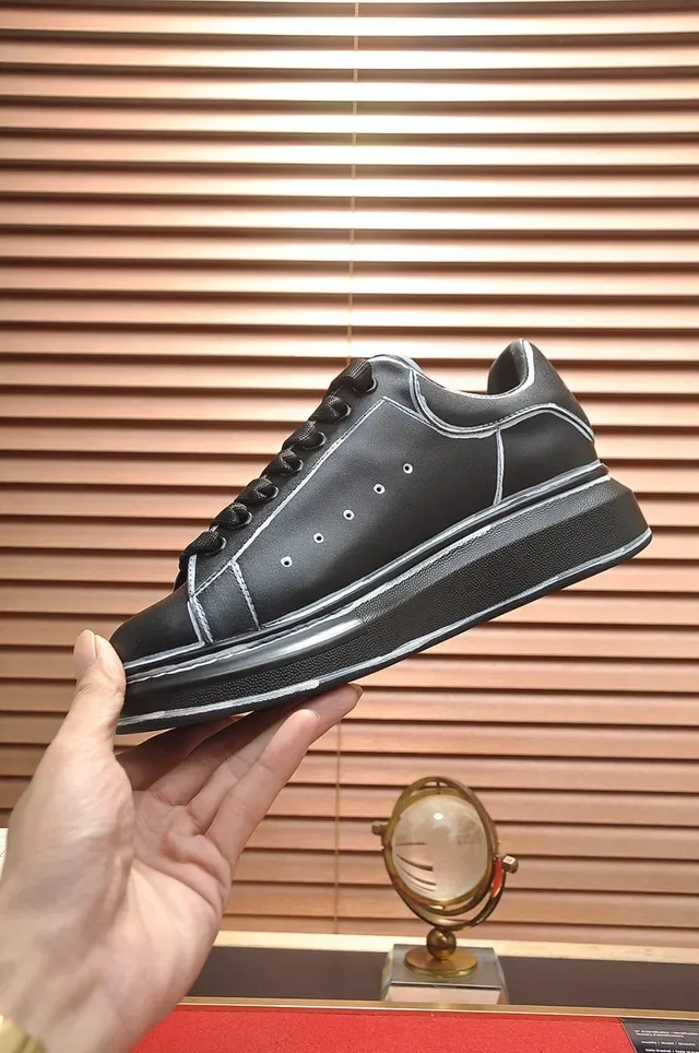 Alexander McQueen Oversized Sneaker Black White Silhouette Contrast Stitching Lifestyle Sneakers 6