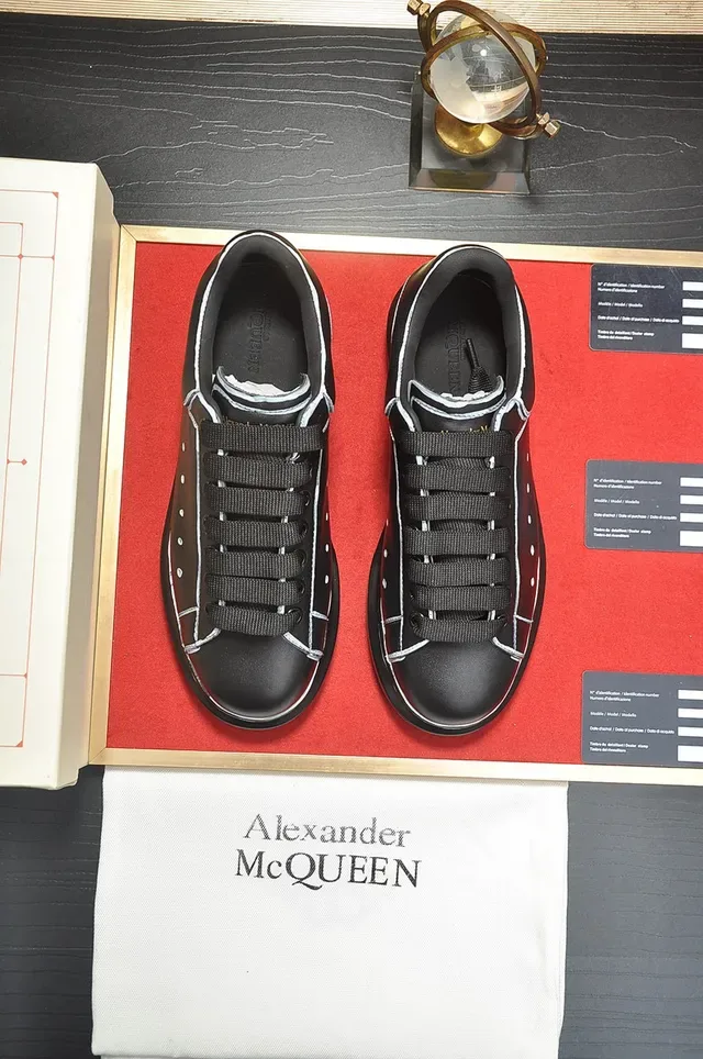 Alexander McQueen Oversized Sneaker Black White Silhouette Contrast Stitching Lifestyle Sneakers 9