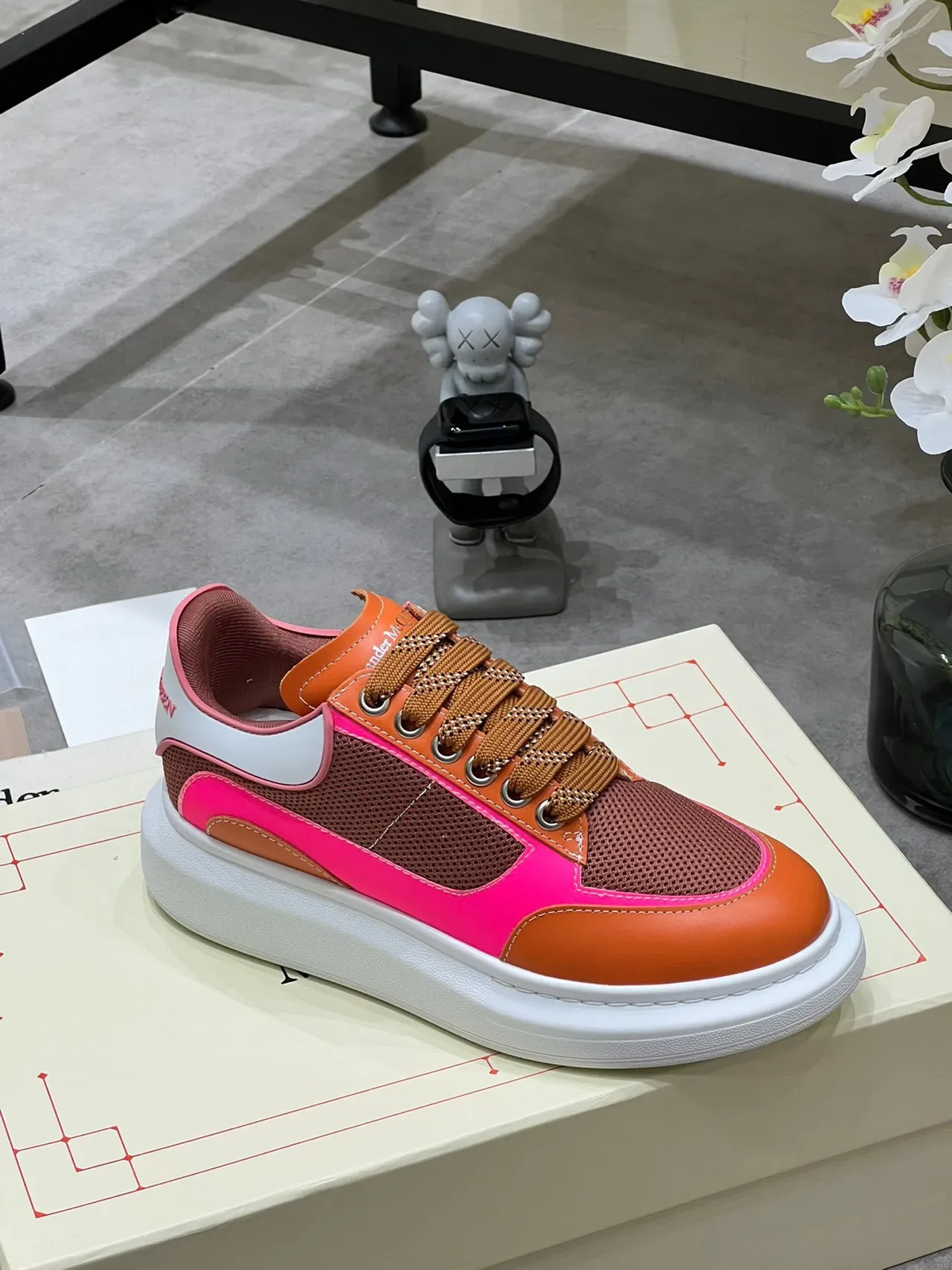 Alexander McQueen Tênis oversized laranja rosa marrom lifestyle sneakers 3