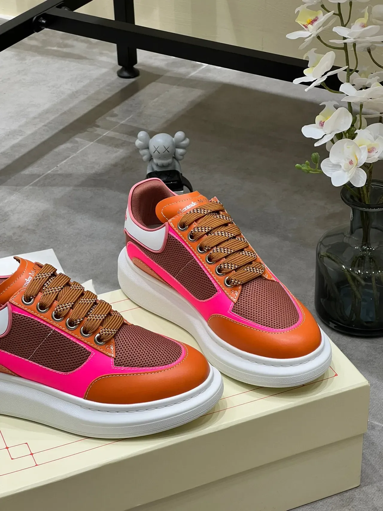 Alexander McQueen Tênis oversized laranja rosa marrom lifestyle sneakers 5