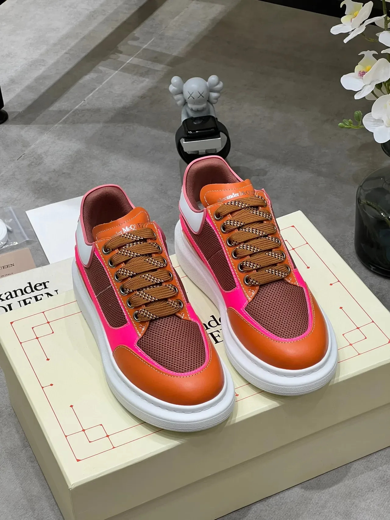 Alexander McQueen Tênis oversized laranja rosa marrom lifestyle sneakers 8