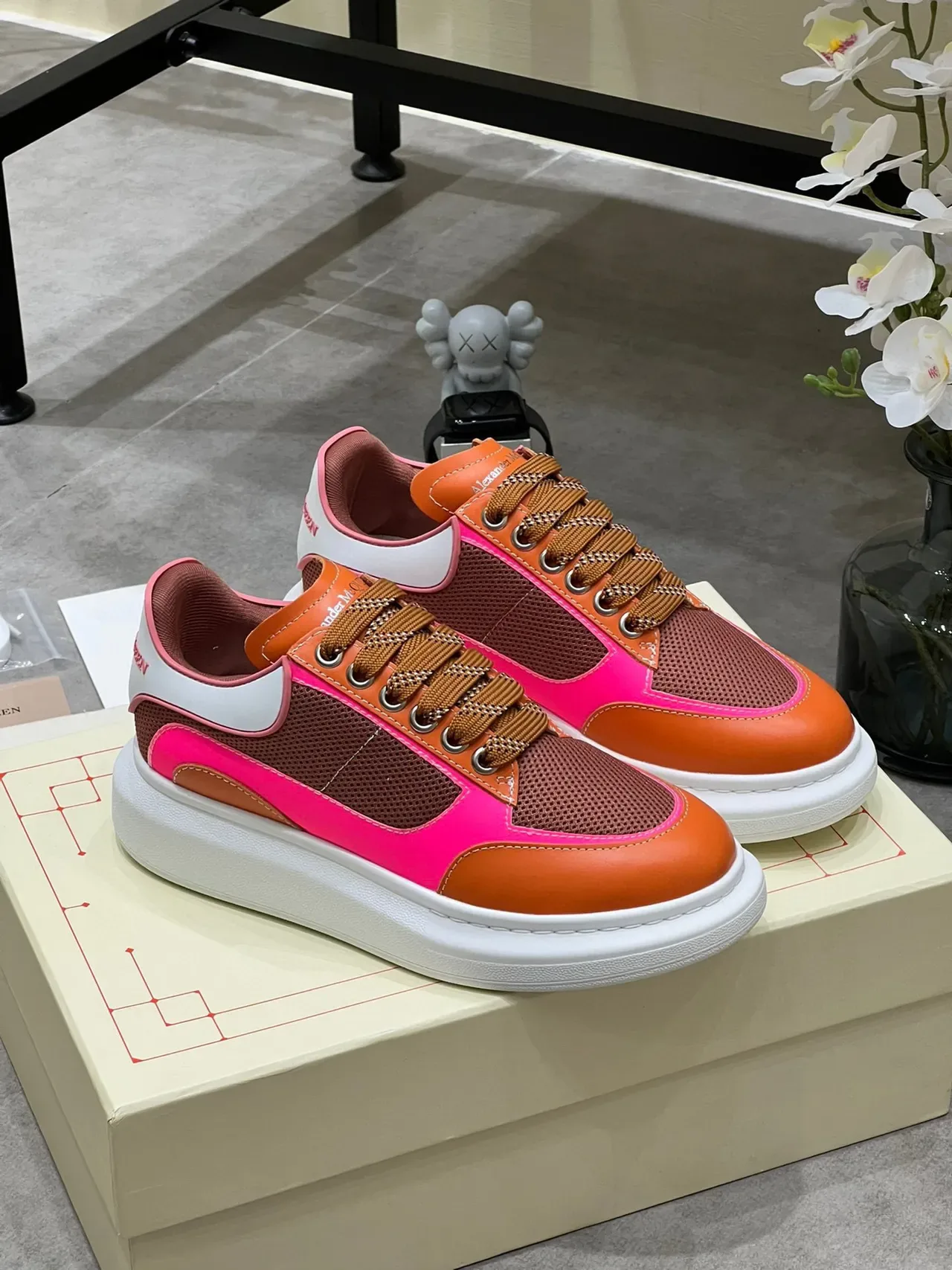 Alexander McQueen Tênis oversized laranja rosa marrom lifestyle sneakers 9