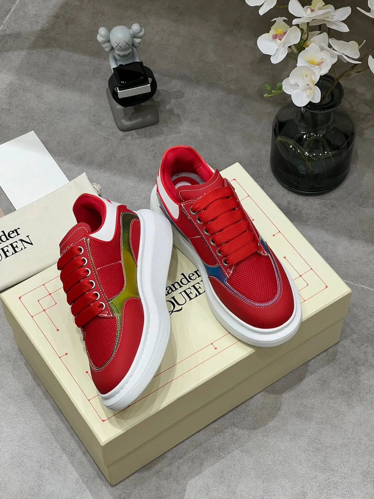 Alexander McQueen অতিরিক্ত বড় স্নিকার লাল নীল সাদা লাইফস্টাইল স্নিকার 6