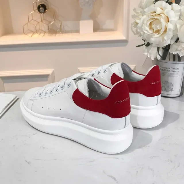 Alexander McQueen ওভারসাইজড স্নিকার সাদা এবং লাল লাইফস্টাইল স্নিকার 5