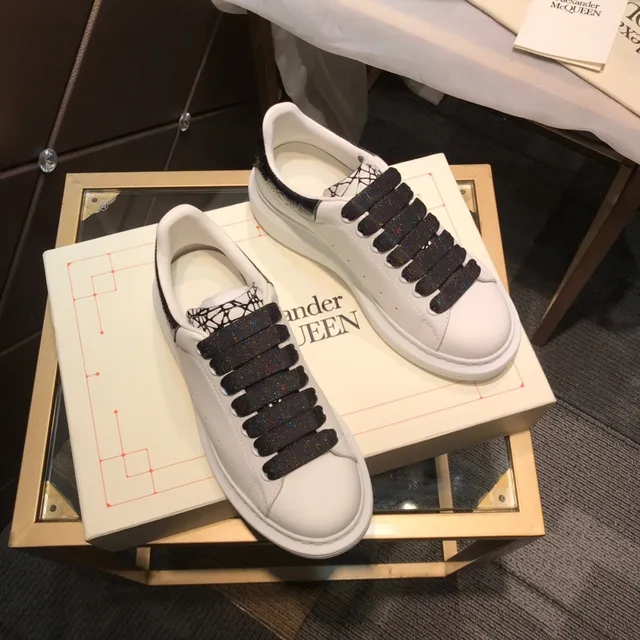 Alexander McQueen বড় স্নিকার সাদা কালো ঝলমলে ফিতা জীবনযাপন স্নিকার 7