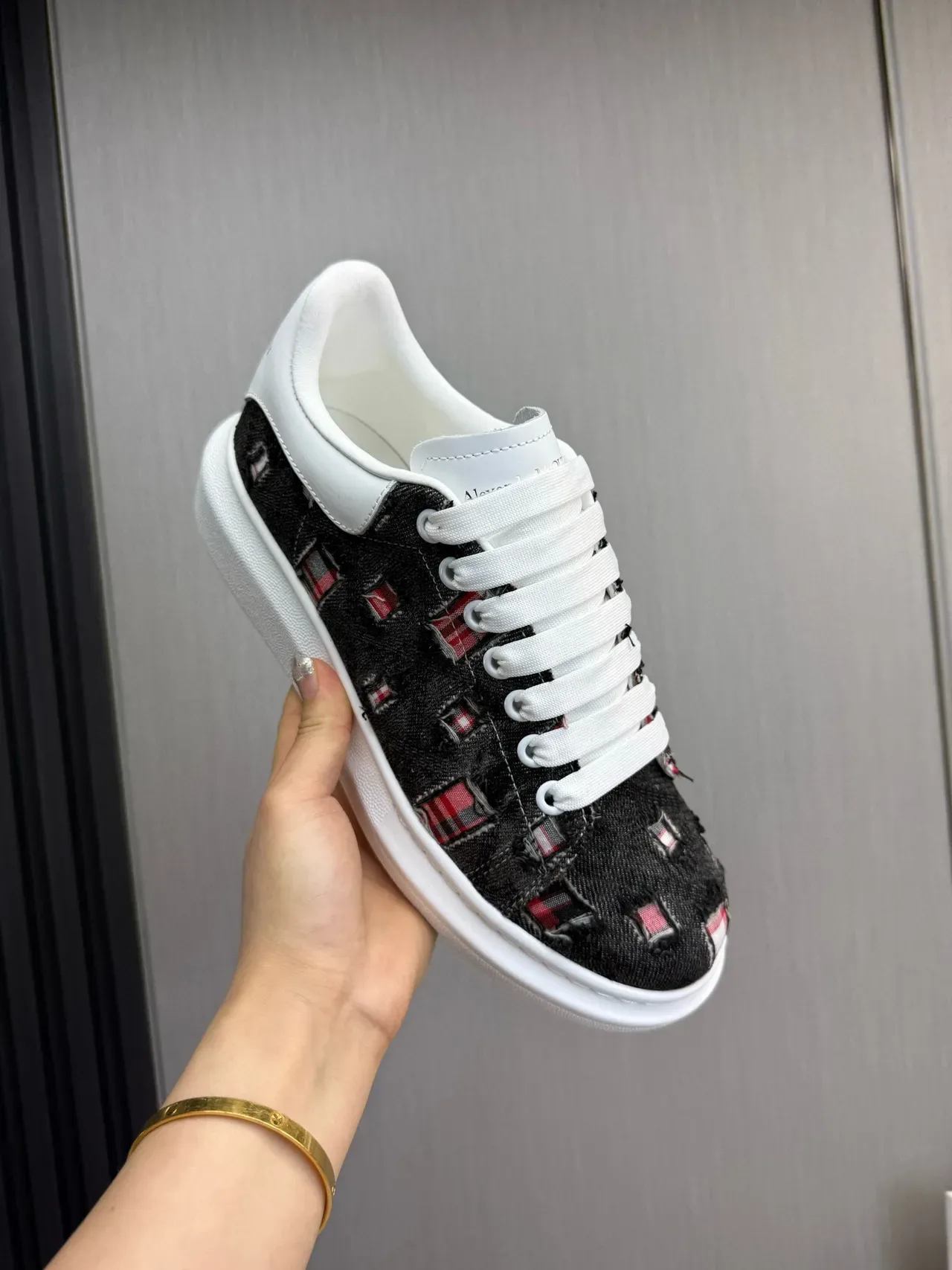 Alexander McQueen অতি বড় স্নিকার সাদা কালো লাল জীবনধারা স্নিকার 8