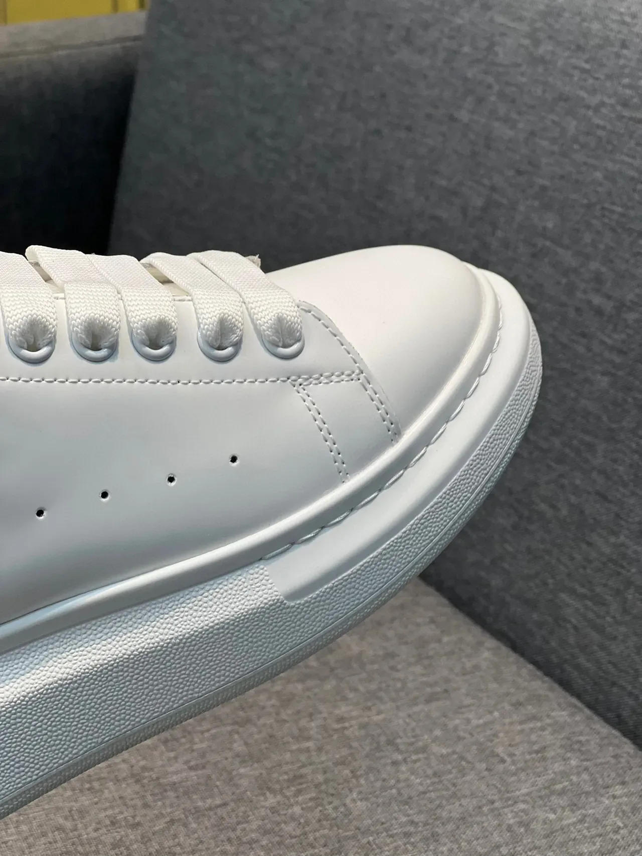 Alexander McQueen Oversized Sneaker White Blue Platform Sole Smooth Leather Upper Lifestyle Sneakers 3