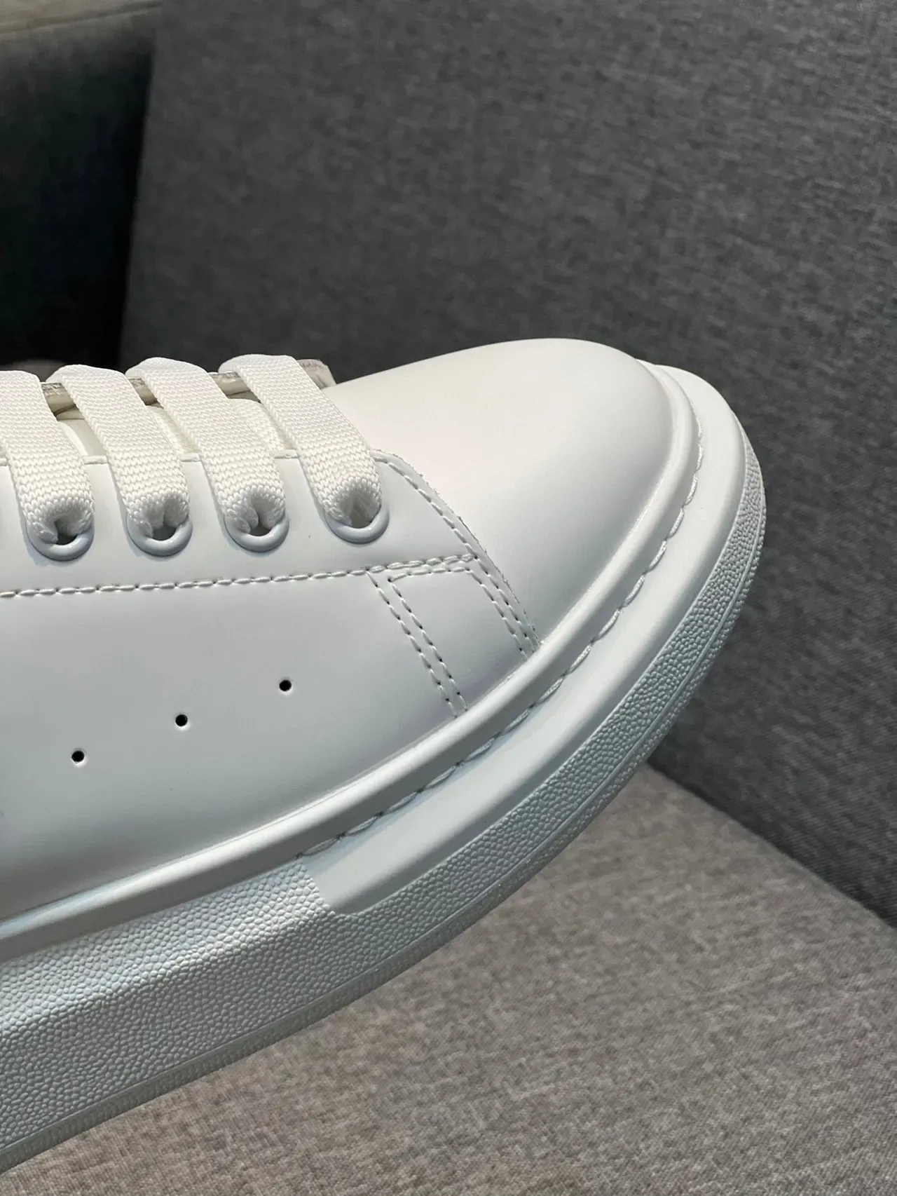Alexander McQueen Oversized Sneaker White Blue Platform Sole Smooth Leather Upper Lifestyle Sneakers 3