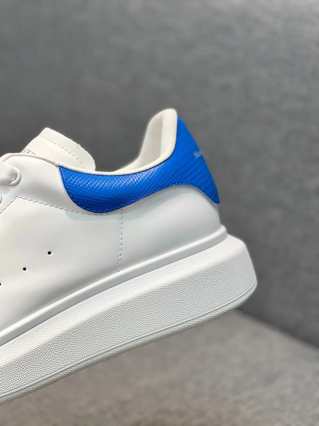Alexander McQueen Oversized Sneaker White Blue Platform Sole Smooth Leather Upper Lifestyle Sneakers 8