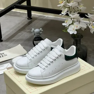 Alexander McQueen ओवरसाइज्ड स्नीकर सफेद हरा प्लेटफॉर्म सोल चमड़े का ऊपरी भाग लाइफस्टाइल स्नीकर