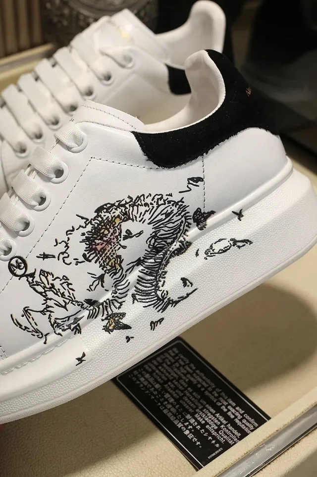 Alexander McQueen White Black Oversized Silhouette Leather Upper Lifestyle Sneakers 3