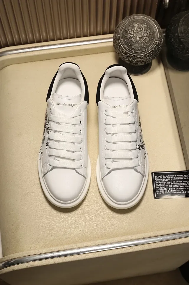 Alexander McQueen White Black Oversized Silhouette Leather Upper Lifestyle Sneakers 5
