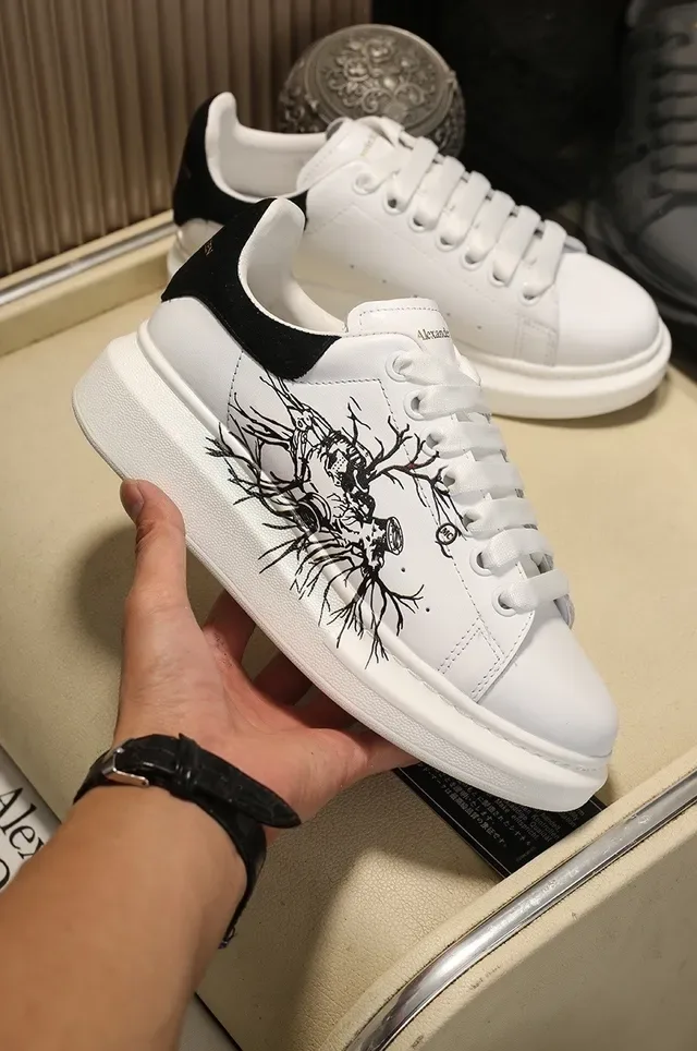 Alexander McQueen White Black Oversized Silhouette Leather Upper Lifestyle Sneakers 7