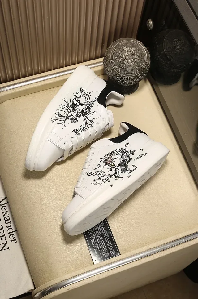 Alexander McQueen White Black Oversized Silhouette Leather Upper Lifestyle Sneakers 8