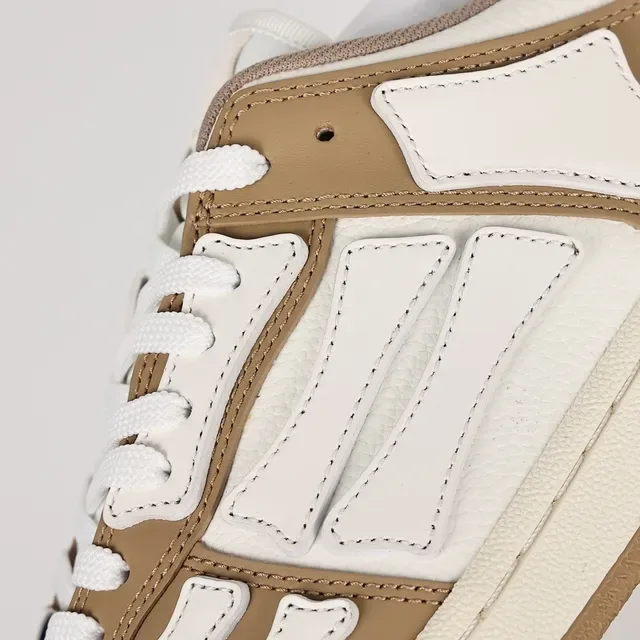 Amiri Skel Top Low Tan et White Chaussures lifestyle 6