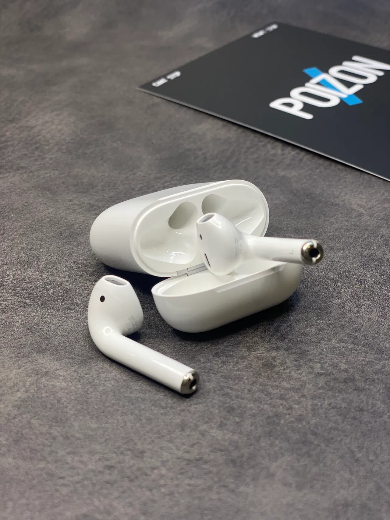 Apple AirPods White Compact Stem-Style Glossy Finish TWS Earbuds 2