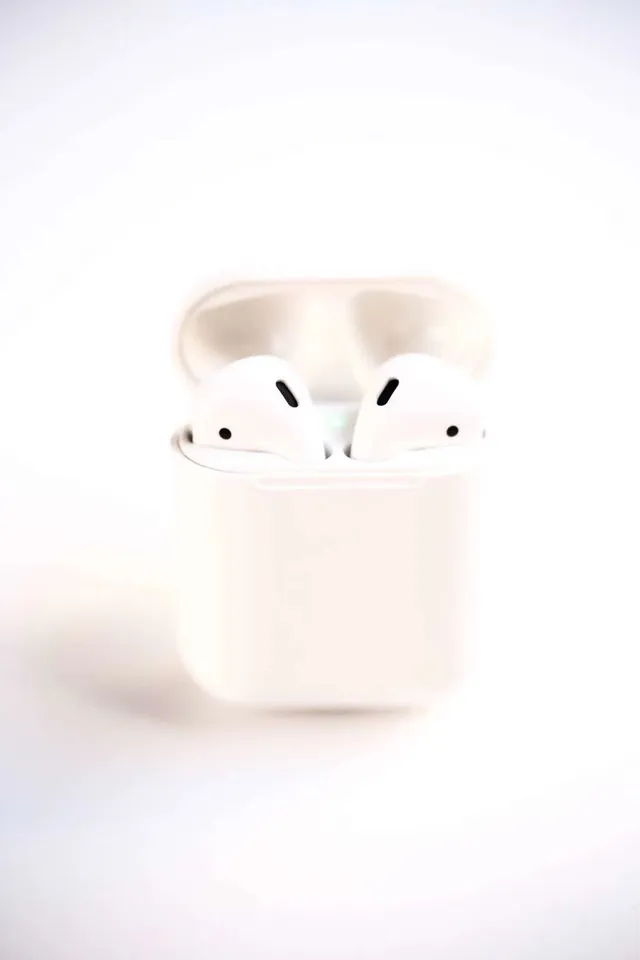 Apple AirPods White Compact Stem-Style Glossy Finish TWS Earbuds 11