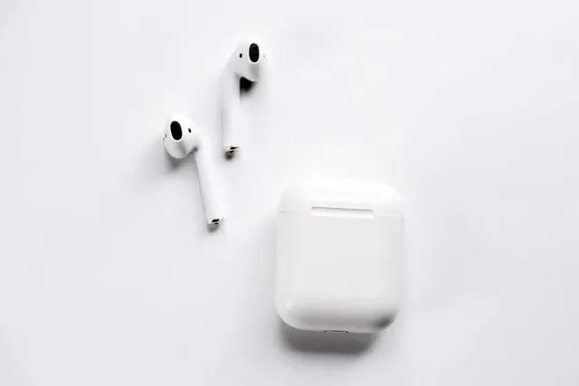 Apple AirPods White Compact Stem-Style Glossy Finish TWS Earbuds 13