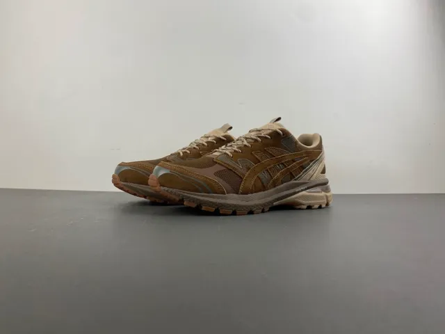 ASICS Gel-Kayano أحذية رياضية أسلوب حياة بنية سود وميش 10