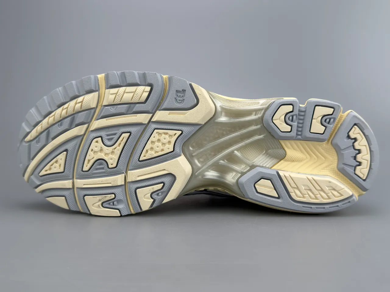 ASICS Gel-Kayano Navy and Silver Mesh chaussures de course 8