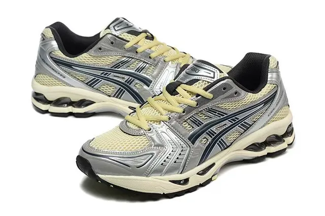 ASICS Gel-Kayano فضي بيج بحري أحذية جري 3