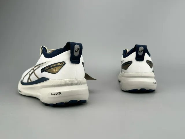 ASICS Gel-Kayano Branco Navy Gold Tênis de Corrida 2