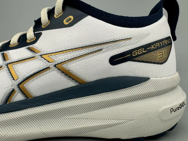 ASICS Gel-Kayano Branco Navy Gold Tênis de Corrida 3