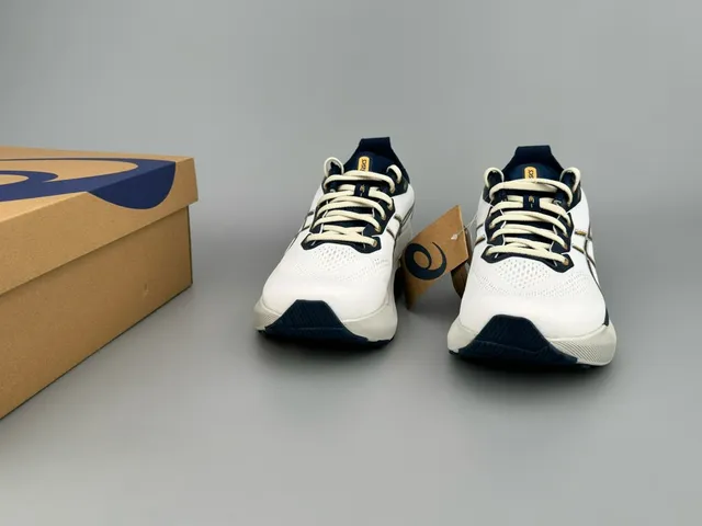 ASICS Gel-Kayano Branco Navy Gold Tênis de Corrida 5