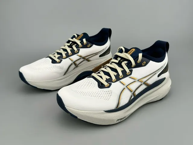 ASICS Gel-Kayano Branco Navy Gold Tênis de Corrida 6