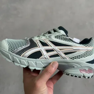 ASICS Green Black Mesh And Synthetic Overlay Construction Metallic Silver Tiger Stripe Running Shoes