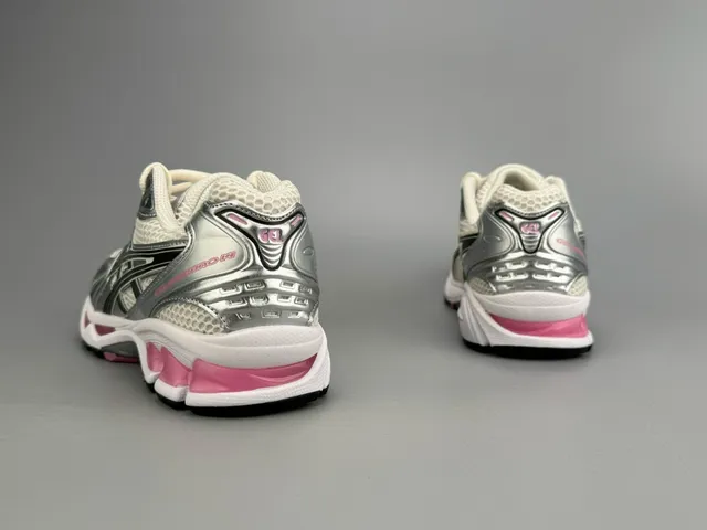 ASICS Argent Rose Métallique Synthétique Recouvrements Blanc Maille Ingénierée Chaussures de course 8