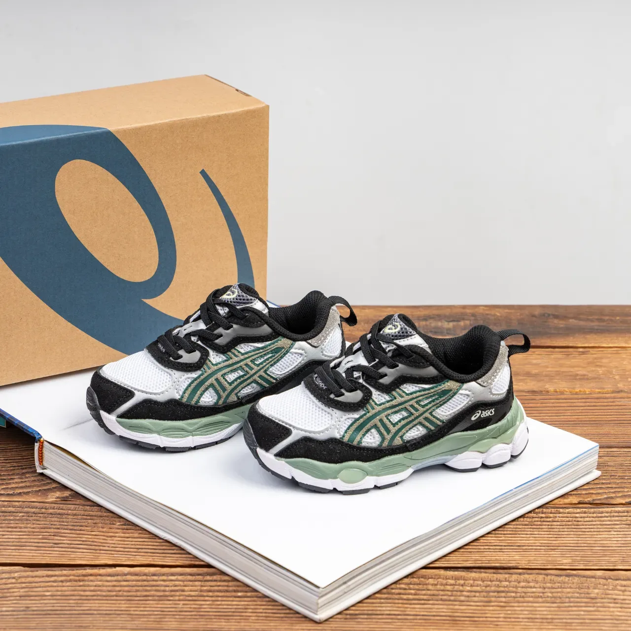 ASICS Blanc Rose Retro Runner Silhouette Maille Et Superpositions Synthétiques Sneakers Lifestyle 7
