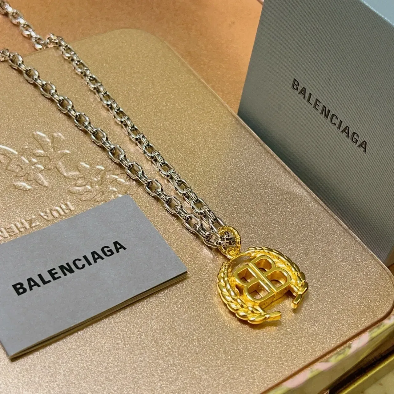 Collier Balenciaga BB Laurel Wreath Or et Argent 9