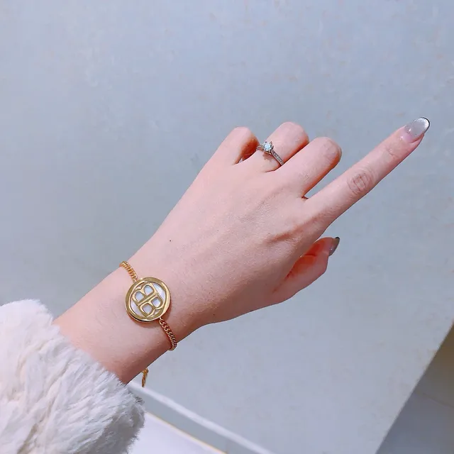 Bracelet Balenciaga BB Logo Or Chaîne Curb Blanc Pendentif Circulaire Bracelet 8