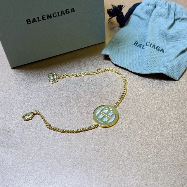 Bracelet Balenciaga BB Logo Or Chaîne Curb Blanc Pendentif Circulaire Bracelet 9