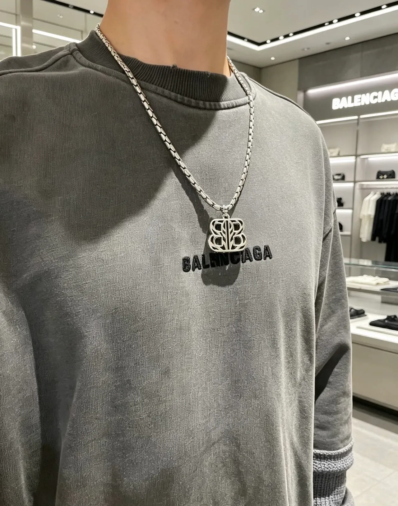 Colar Balenciaga BB Monograma Openwork 5