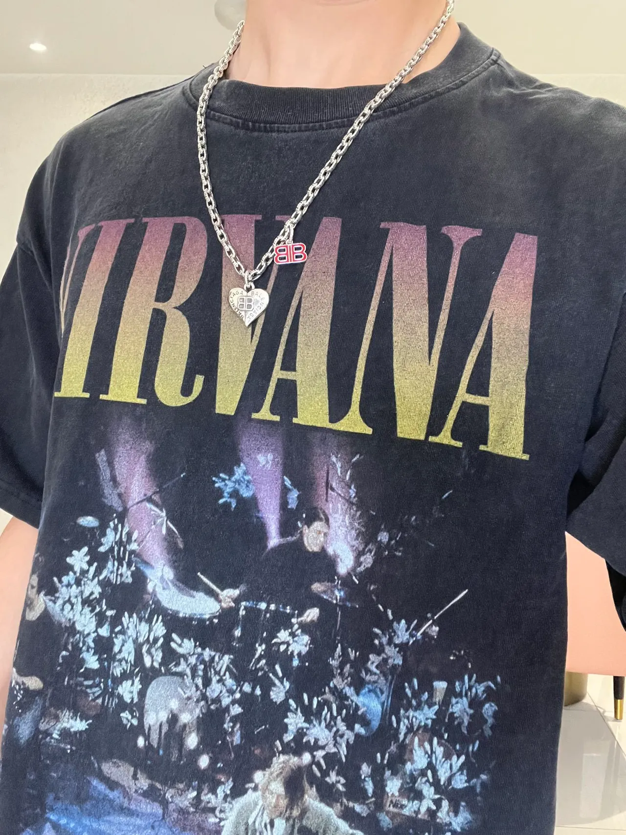 Balenciaga BB Motif colliers avec pendentif cœur et émail 2