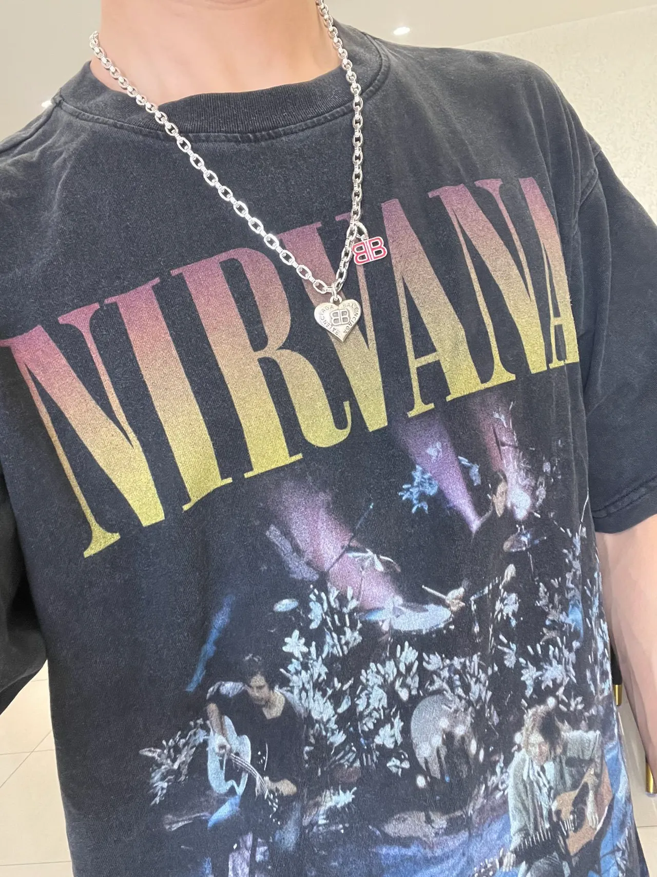 Balenciaga BB Motif colliers avec pendentif cœur et émail 5