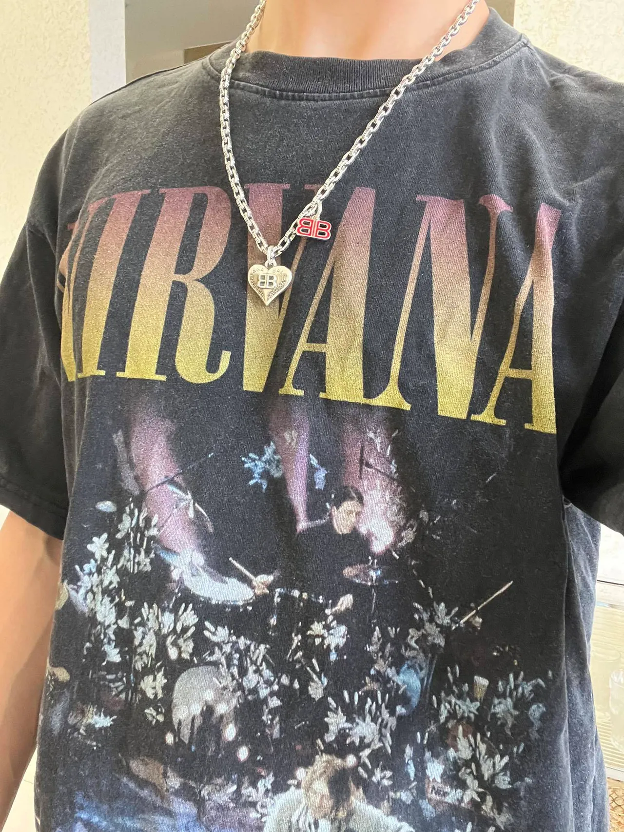 Balenciaga BB Motif colliers avec pendentif cœur et émail 8