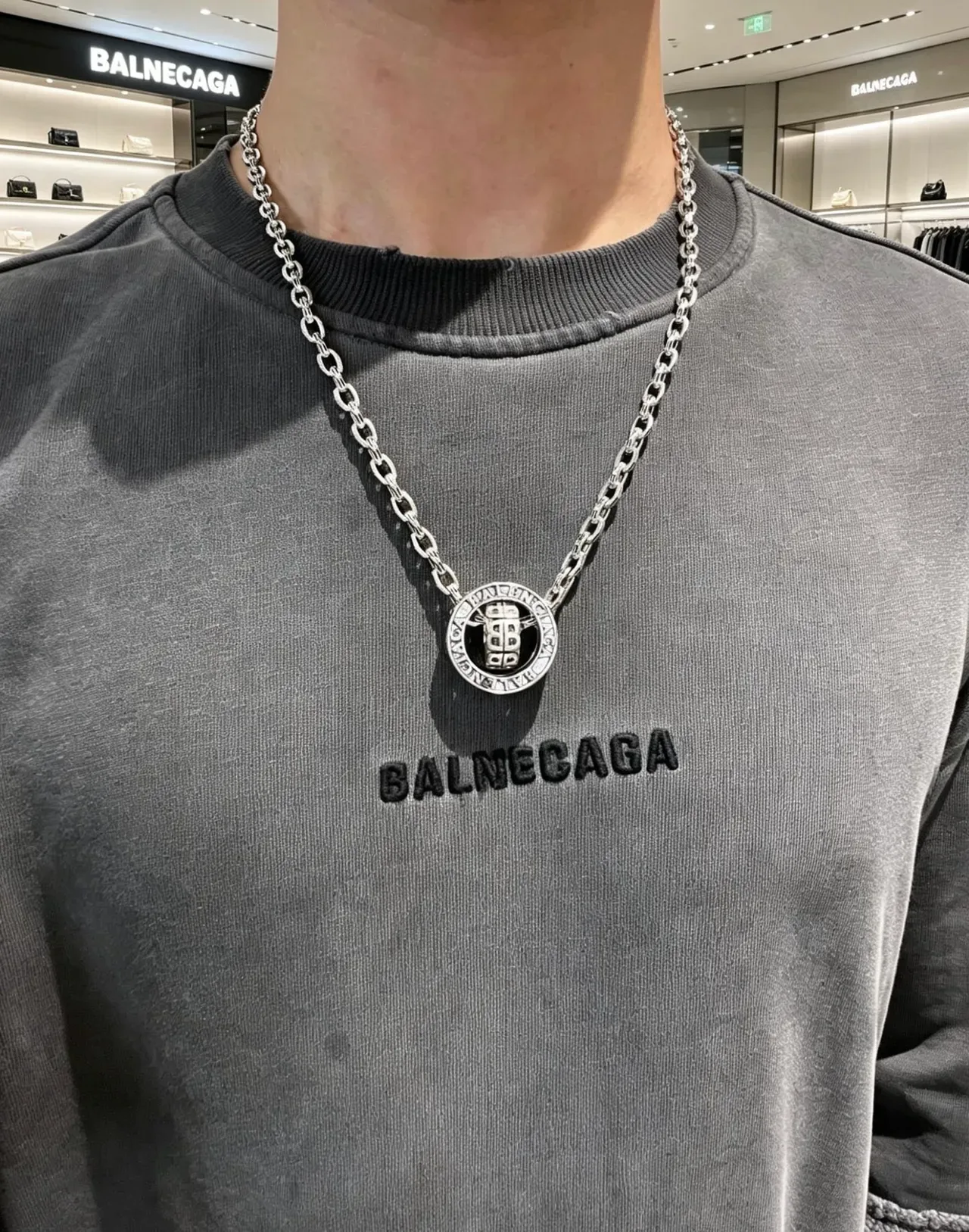 Balenciaga BB Collier pendentif Argent et Or-Ton 4