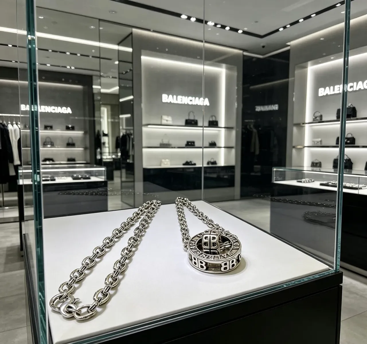 Balenciaga BB Collier pendentif Argent et Or-Ton 8