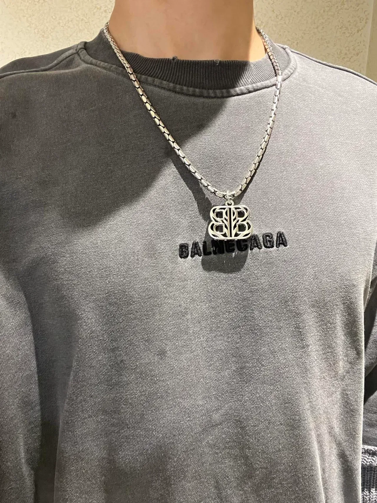 Balenciaga BB Collier pendentif Chaîne texturée argentée 8