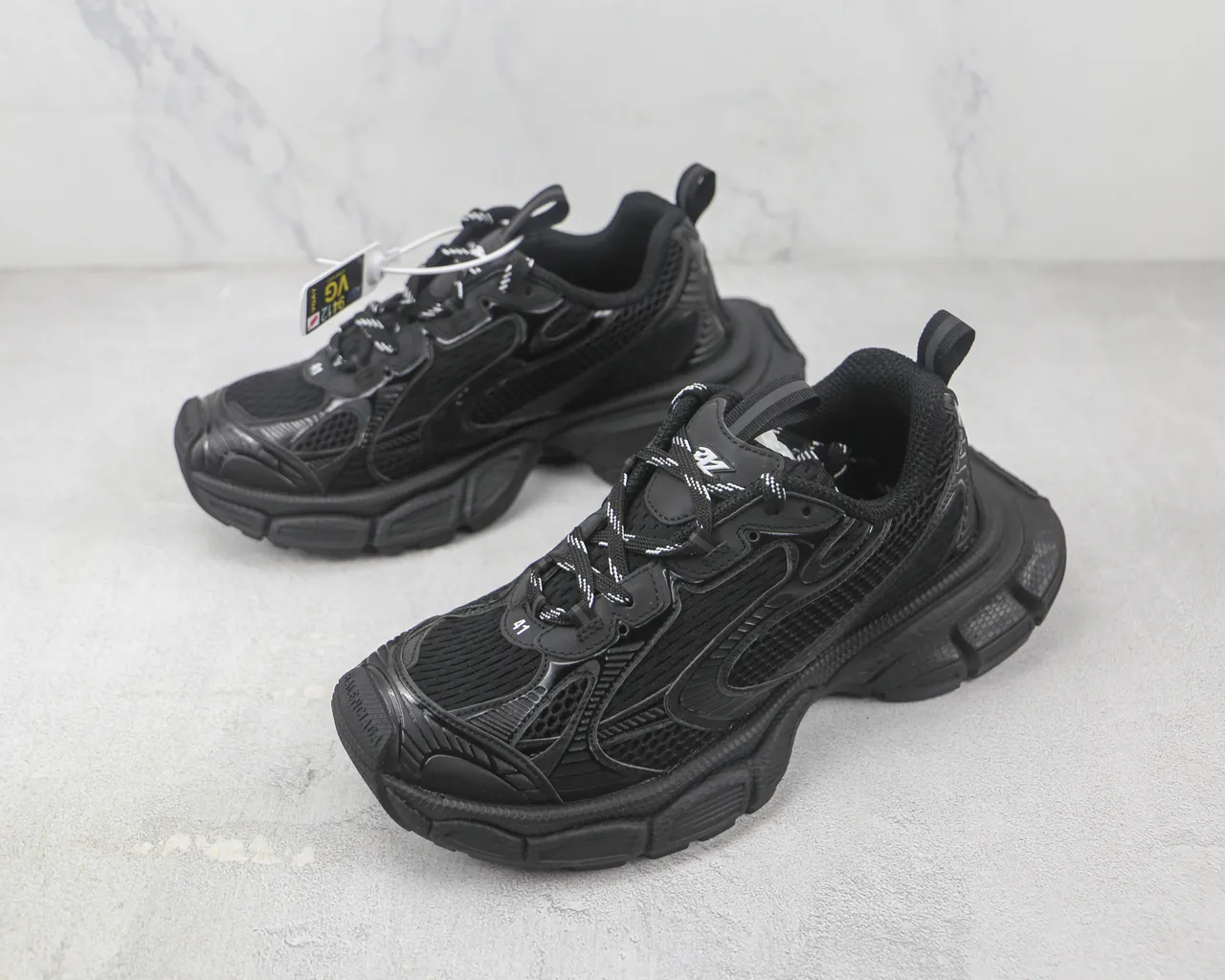 Balenciaga Tênis Chunky Pretos Monocromáticos de Malha e Recobrimento Sintético 4
