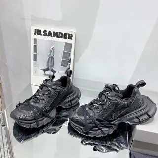 Balenciaga Tênis Chunky Pretos Oversized Silhouette Sola Multicamadas