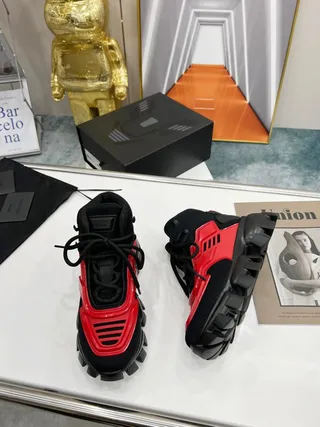 Balenciaga Tênis Chunky Preto e Vermelho de cano alto jaula esculpida 3