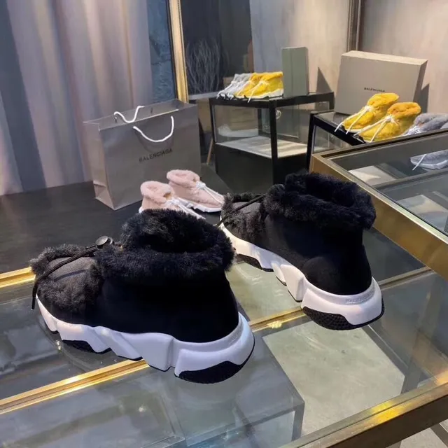 Balenciaga Preto Branco Slip-On High-Top Colar de Pelúcia Tênis Chunky 2