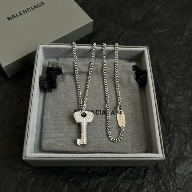 Colliers Balenciaga Cristal-Pavé Clé et Cœur 3
