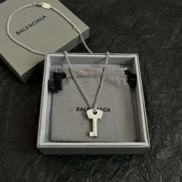 Colliers Balenciaga Cristal-Pavé Clé et Cœur 4