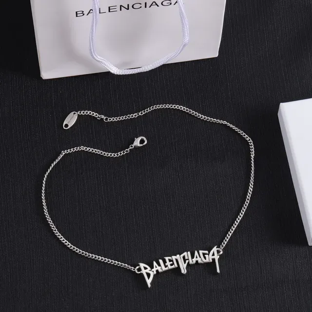 Collier Balenciaga Logo Pendant Chaîne Curb Argent Noir 6