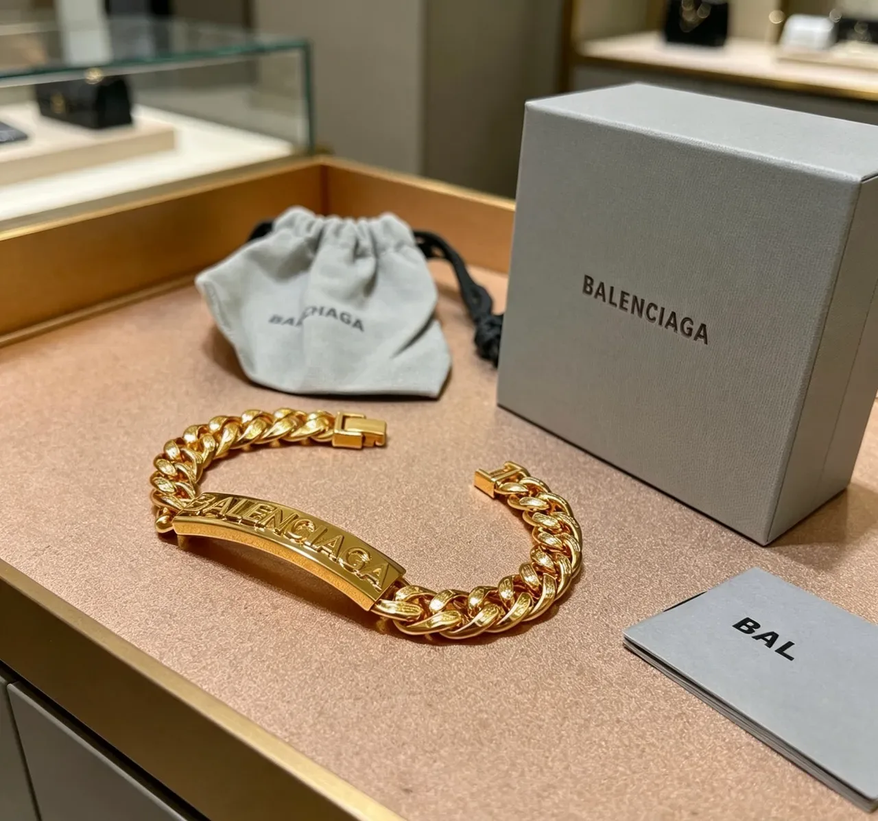 Balenciaga Logo Plaque Curb-Link Bracelet Or 5